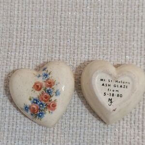 Mt St Helens Ash Glazed Ceramic white heart shape trinket dish with lid 2"